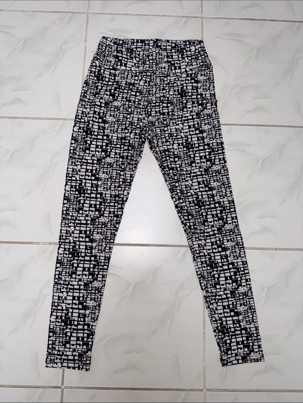 LuLaRoe Black and White Geometric Leggings